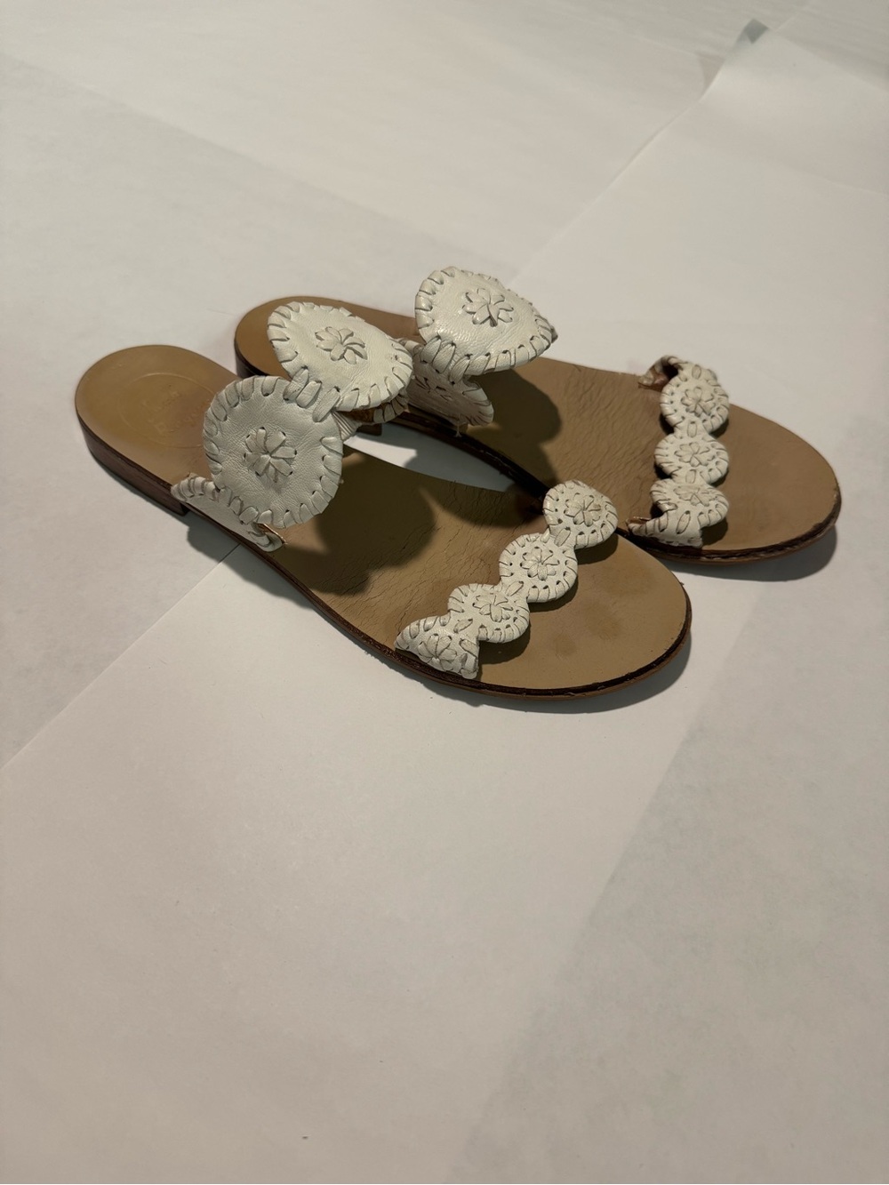 Jack Rogers White Leather Circle Medallion Slide Sandals